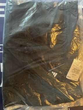 Adidas 36/32 Black ULT365 MOD Golf Pants.